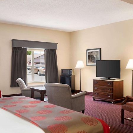 Ramada By Wyndham Pigeon Forge North Hotel Buitenkant foto