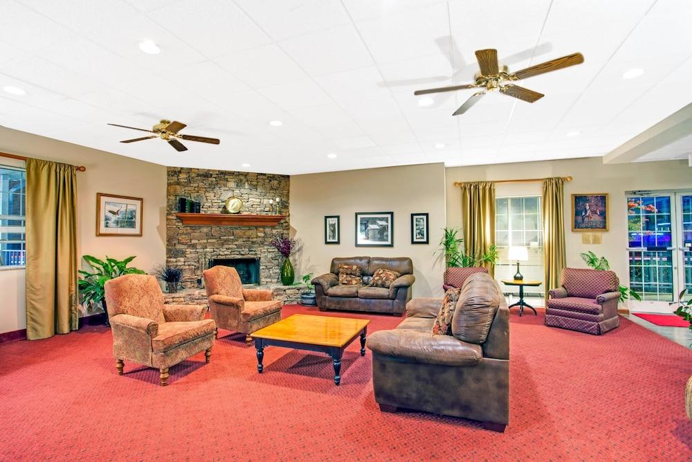 Ramada By Wyndham Pigeon Forge North Hotel Buitenkant foto