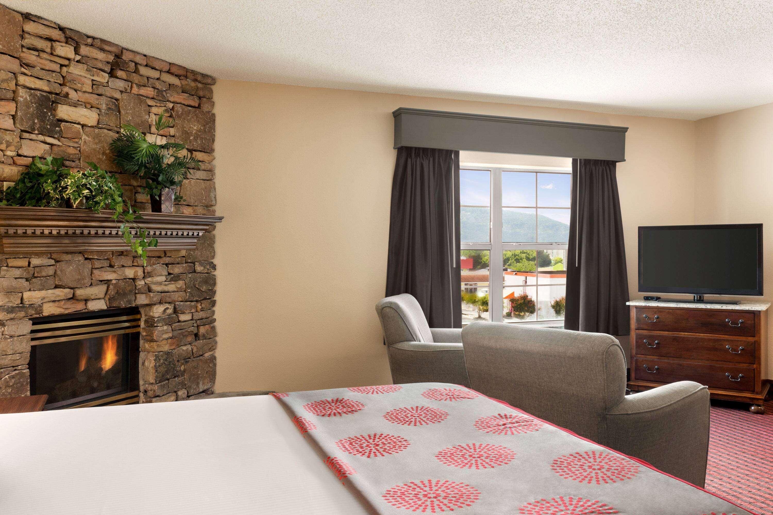 Ramada By Wyndham Pigeon Forge North Hotel Buitenkant foto
