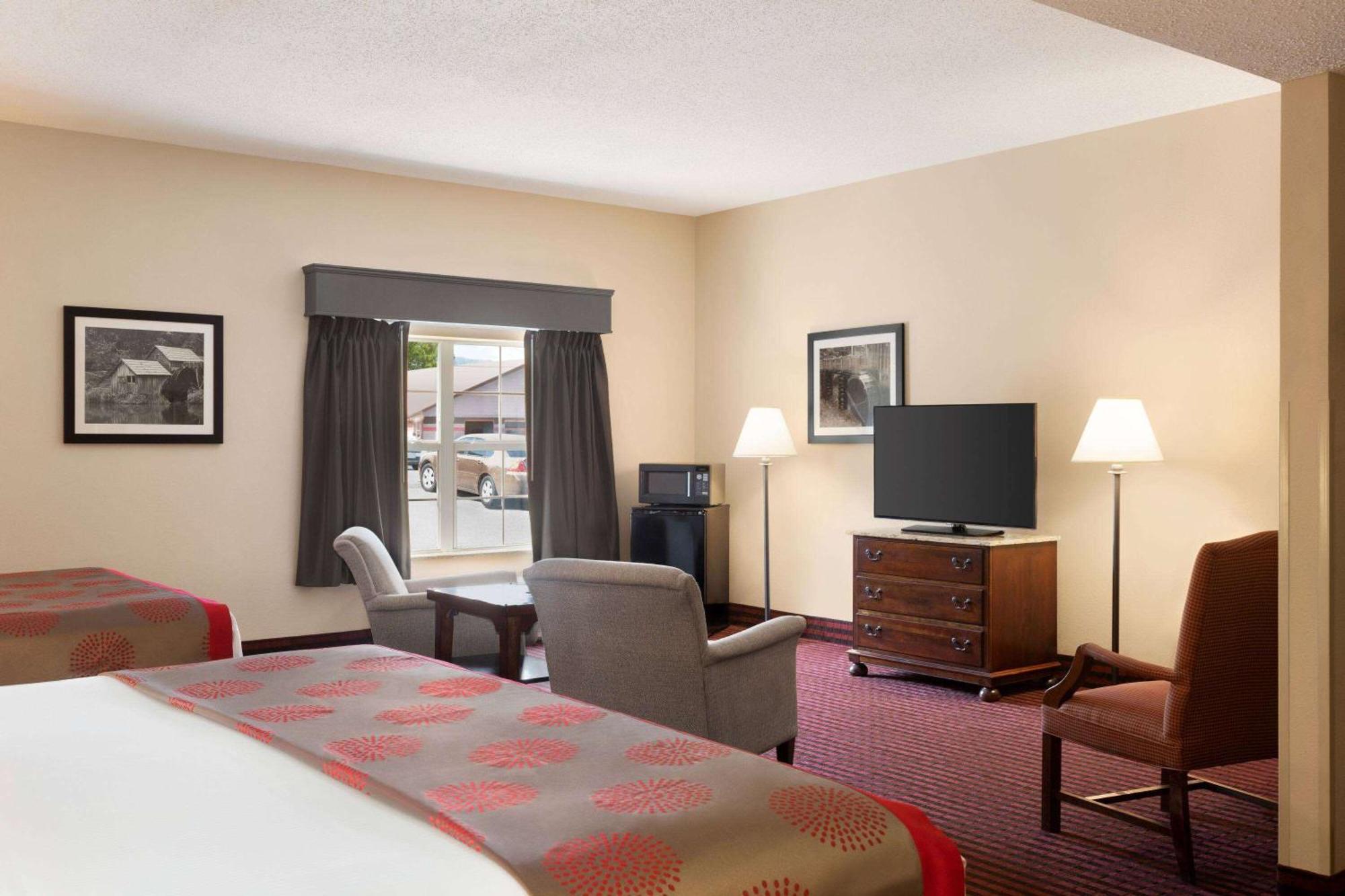 Ramada By Wyndham Pigeon Forge North Hotel Buitenkant foto