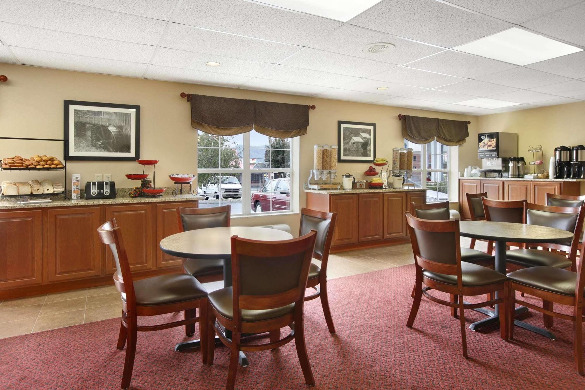 Ramada By Wyndham Pigeon Forge North Hotel Buitenkant foto